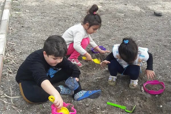 Güzelyurt Mahalle Parkı - Resim 10