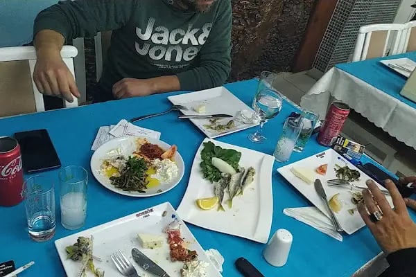 Alya Cafe & Bistro - Resim 9