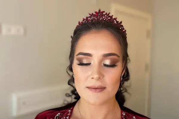 Ebru Argın Belgin Erim profesyonel makyaj ve kuaför hizmetleri - Resim 14