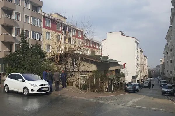 Emin BATMAZOGLU parki Yağmur Cafe - Resim 2
