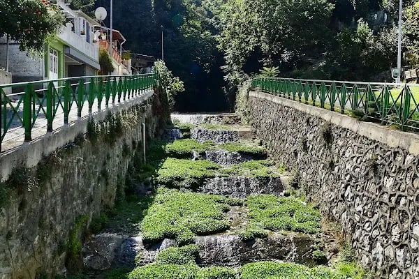 Alaşar Mezarlığı - Resim 19