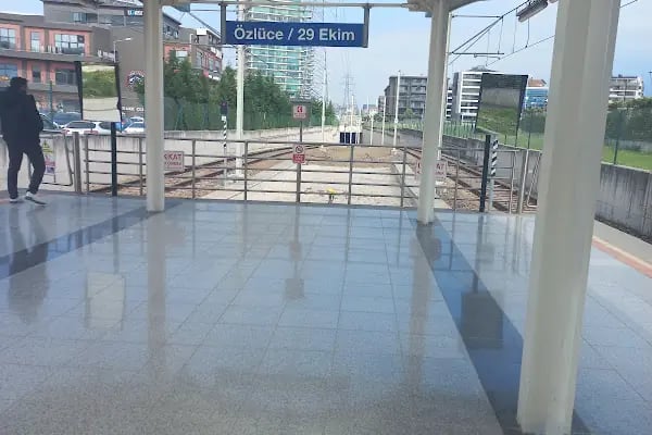 Özlüce / 29 Ekim Metro İstasyonu - Resim 1