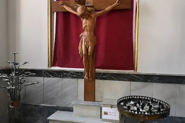 Santissimo Rosario Katolik Kilisesi - Resim 7