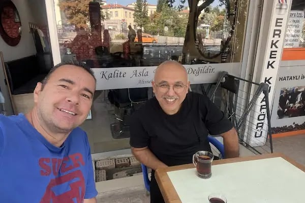 Ünlü Alı's Erkek Kuaförü - Resim 9