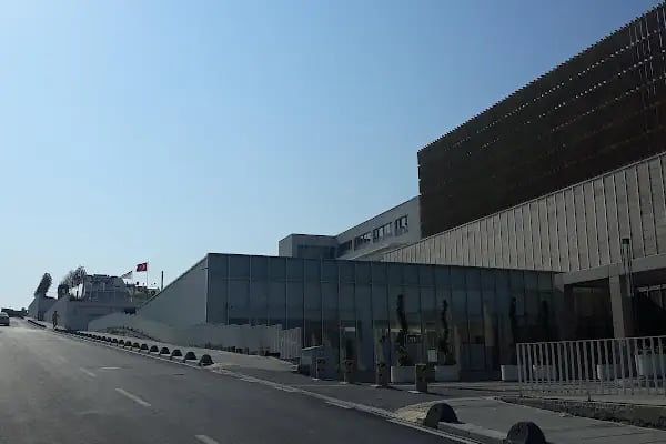 Arnavutkòy Belediyesi Yönetim Merkezi - Resim 18
