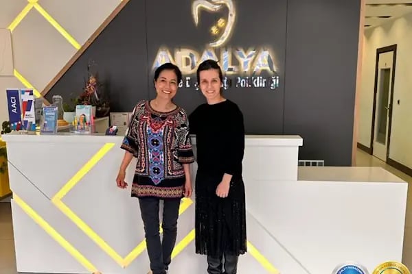 Adalya Ağız ve Diş Sağlığı Polikliniği (Dental Implants, Veneers, Crowns Clinic in Antalya, Turkey) - Resim 12
