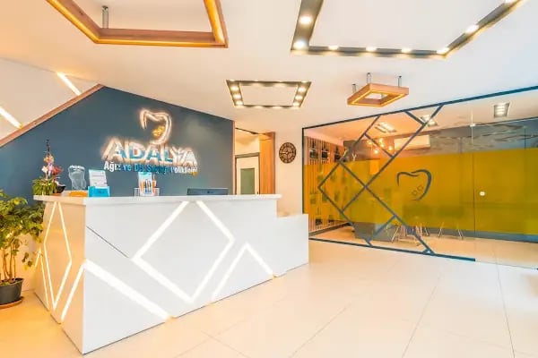 Adalya Ağız ve Diş Sağlığı Polikliniği (Dental Implants, Veneers, Crowns Clinic in Antalya, Turkey) - Resim 2