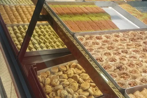 ANTEPLİOĞLU SICAK TATLI VE BAKLAVA - Resim 6