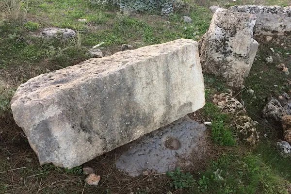 Döşemealtı Tapınak Kalıntısı - Resim 8
