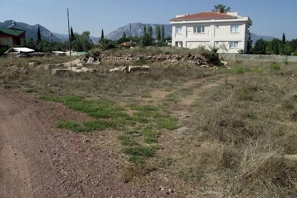 Döşemealtı Tapınak Kalıntısı - Resim 17