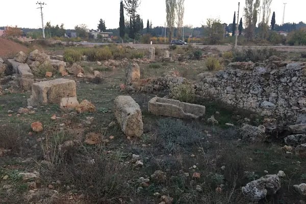 Döşemealtı Tapınak Kalıntısı - Resim 18