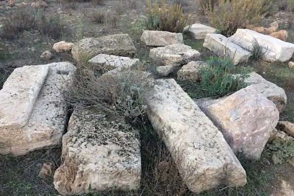Döşemealtı Tapınak Kalıntısı - Resim 4