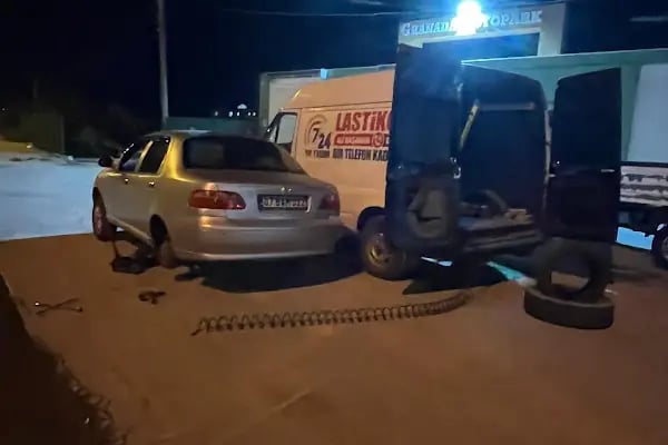 Özkarav Oto Lastik - Alanya 7/24 Yol Yardım - Oto Lastik Alanya - Resim 10