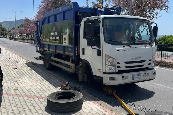 Özkarav Oto Lastik - Alanya 7/24 Yol Yardım - Oto Lastik Alanya - Resim 2