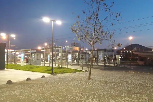 Yeni Cuma Tranvay Durağı - Resim 17