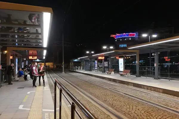 Yeni Cuma Tranvay Durağı - Resim 8