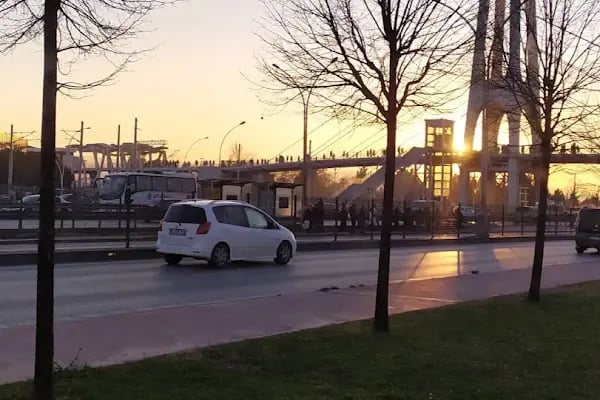 Yeni Cuma Tranvay Durağı - Resim 7