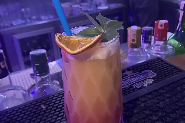 Cheers Restaurant - Resim 4