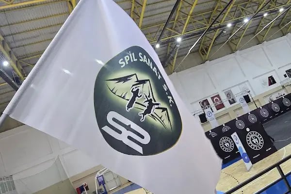 Serdar Yereli Spor Salonu - Resim 17