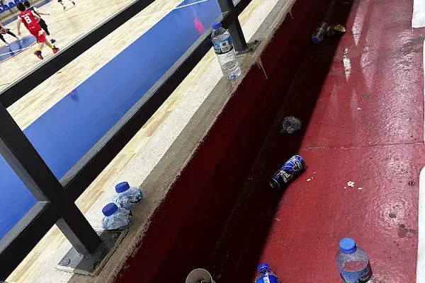 Serdar Yereli Spor Salonu - Resim 11