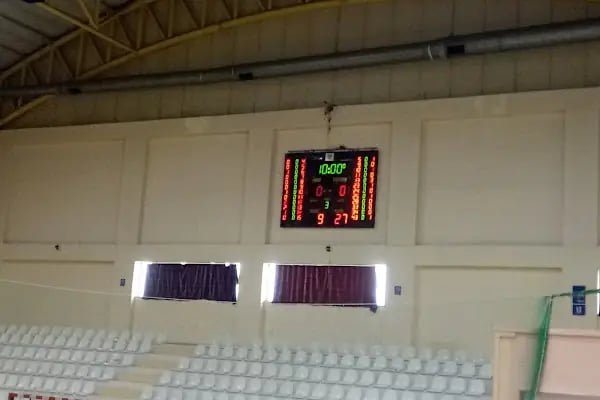 Serdar Yereli Spor Salonu - Resim 8