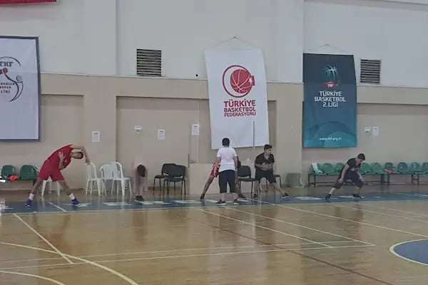 Serdar Yereli Spor Salonu - Resim 18