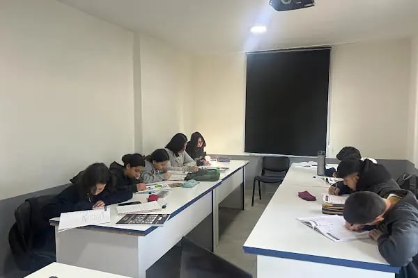 Özel Döşemealtı İngiliz Kültür Yabancı Dil Kursu - Resim 3