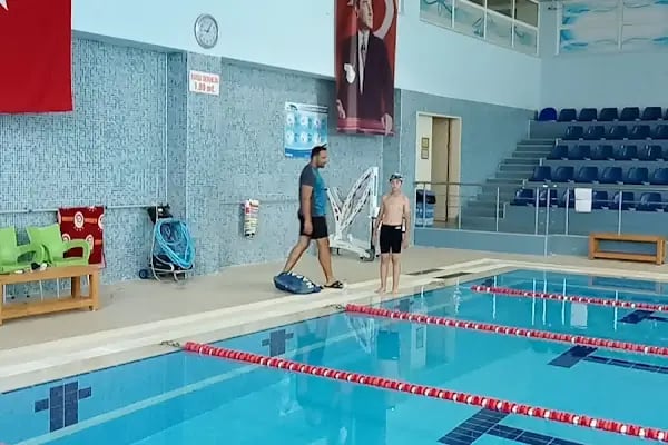 Gemlik Sosyal Yaşam Merkezi Olimpik Yüzme Havuzu - Resim 1