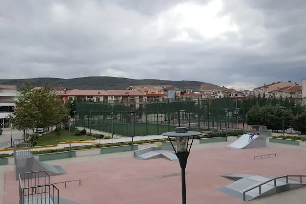 Gemlik Sosyal Yaşam Merkezi Olimpik Yüzme Havuzu - Resim 2