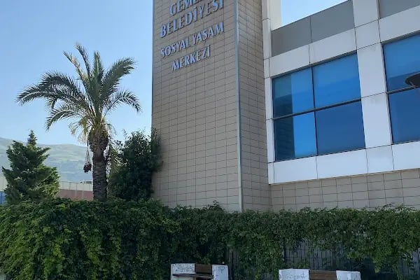 Gemlik Sosyal Yaşam Merkezi Olimpik Yüzme Havuzu - Resim 13