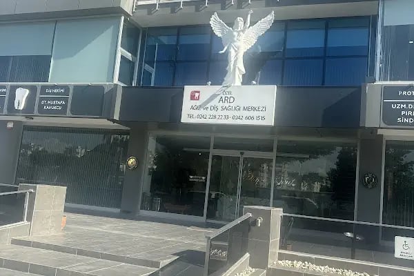 Özel Royal Dental Ağız ve Diş Sağlığı Merkezi - Resim 3