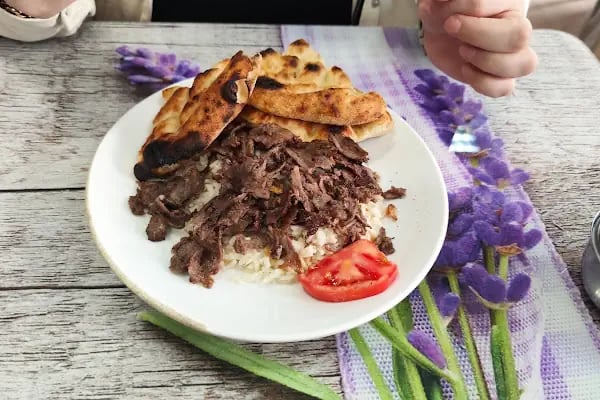 Çarşı Mevlana Pide Kebap İskender Salonu Sulu Yemek - Resim 3