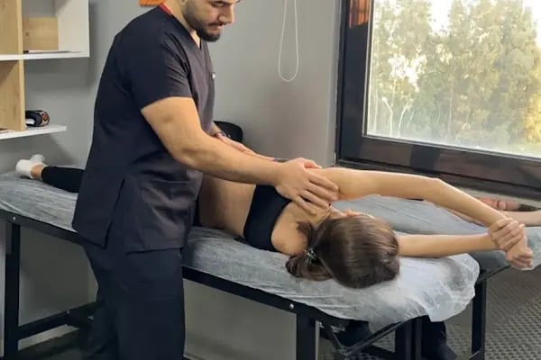 Uzm. Fzt. Berkay Tutar - Adana Skolyoz Merkezi - Resim 3