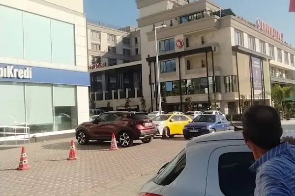 Yapı Kredi - Adana Koza Şubesi - Resim 4