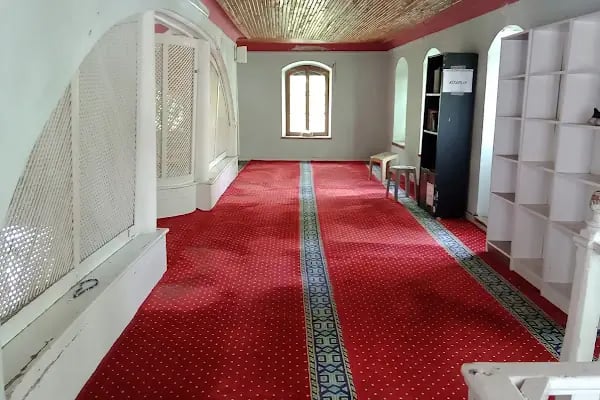 Hacı Mahmut Camii - Resim 14