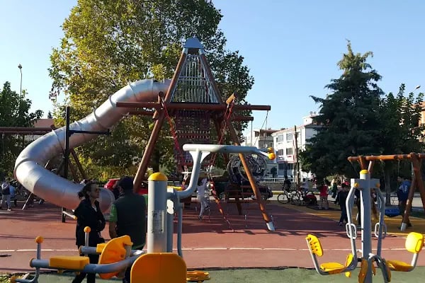 Balıkesir Millet Kıraathanesi - Resim 6