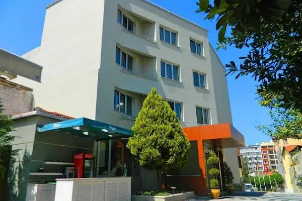 The Royal's Hotel - Resim 6