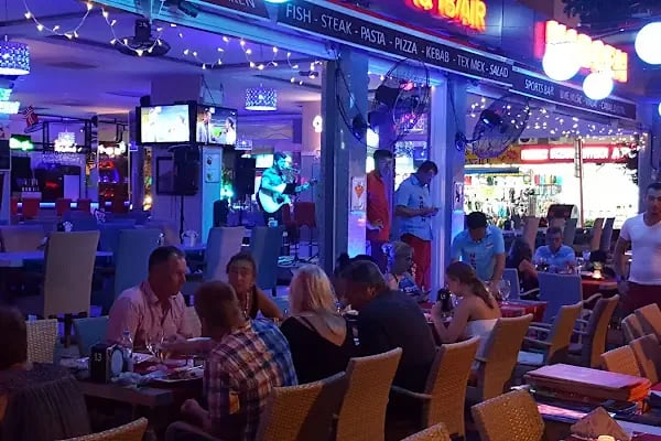Begonia N Restaurant Bar - Resim 10