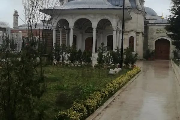 Gülustu Kadın Efendi Türbesi - Resim 8