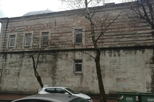 Gülustu Kadın Efendi Türbesi - Resim 4