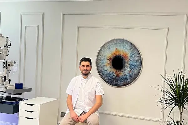 Op. Dr. Ömer TAKEŞ Göz Hastalıkları ve Cerrahisi Kliniği, Akıllı Lens, Lazer, Göz Kapağı Estetiği,Katarakt. - Resim 3