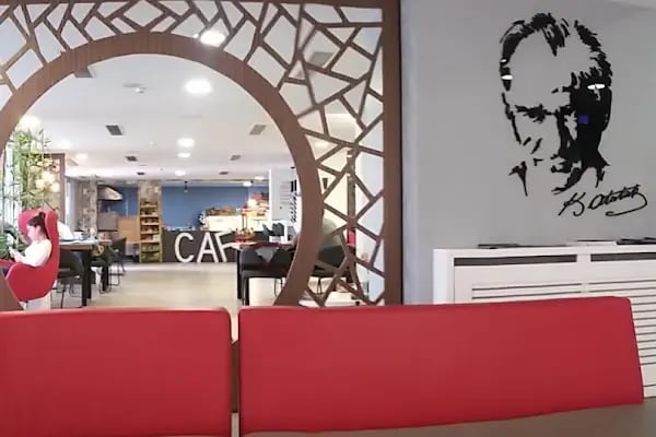 Buca Belediyesi Tarık Akan Gençlik Merkezi - Resim 17