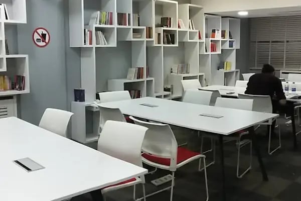 Buca Belediyesi Tarık Akan Gençlik Merkezi - Resim 11