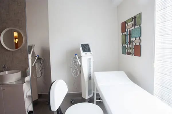 Uzm.Dr. Ayça TUĞRUL - Dermatoloji Uzmanı - Resim 8