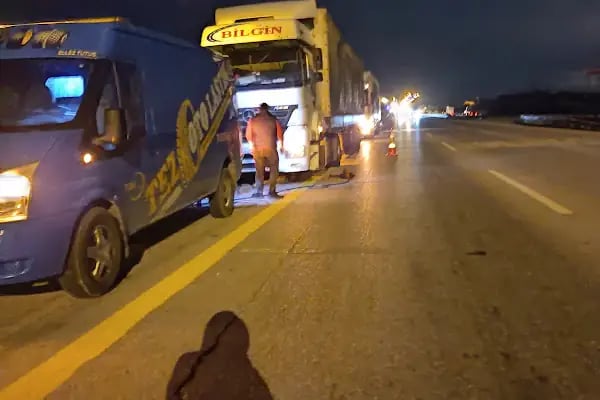 En yakın lastikçi Mersin .Toroslar Mobil lastikçi .Otoban lastikçi.mersin mobil lastikçi.TEZ OTO LASTİK 7/24 - Resim 2