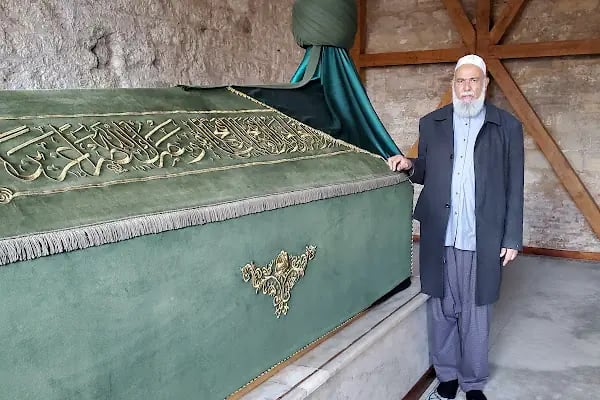 Sahabeden Hz Kab ra türbesi - Resim 17