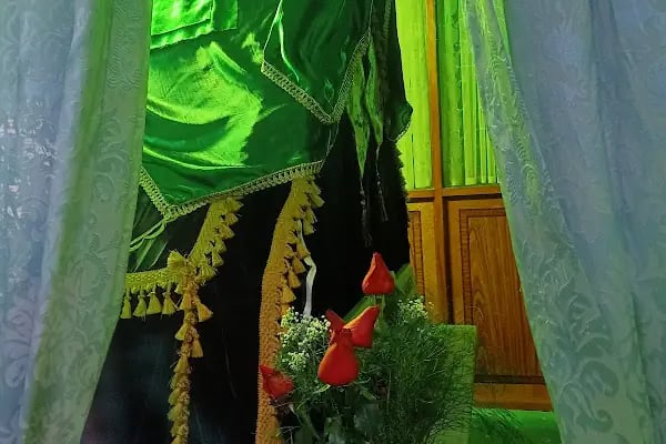 Sahabeden Hz Kab ra türbesi - Resim 4