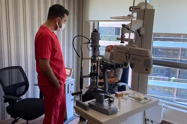 Op. Dr. Berkant Bozdağ | Katarakt Ameliyatı | Akıllı Lens | No Touch Lazer | Göz Kapağı Estetiği İstanbul - Resim 14