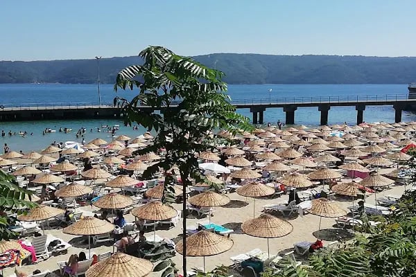 Tarihi Büyük Liman Plajı - Resim 5
