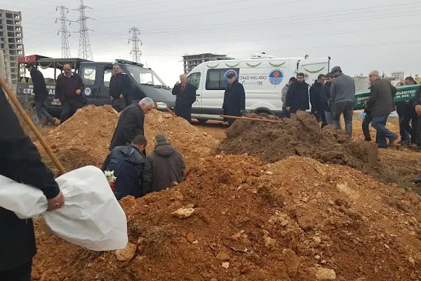 MERSİN CEMEVİ(ALEVİ KÜLTÜR DERNEKLERİ MERSİN ŞUBESİ) - Resim 18